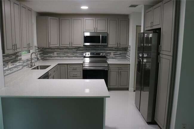 Building Photo - 3067 Lillian Ln