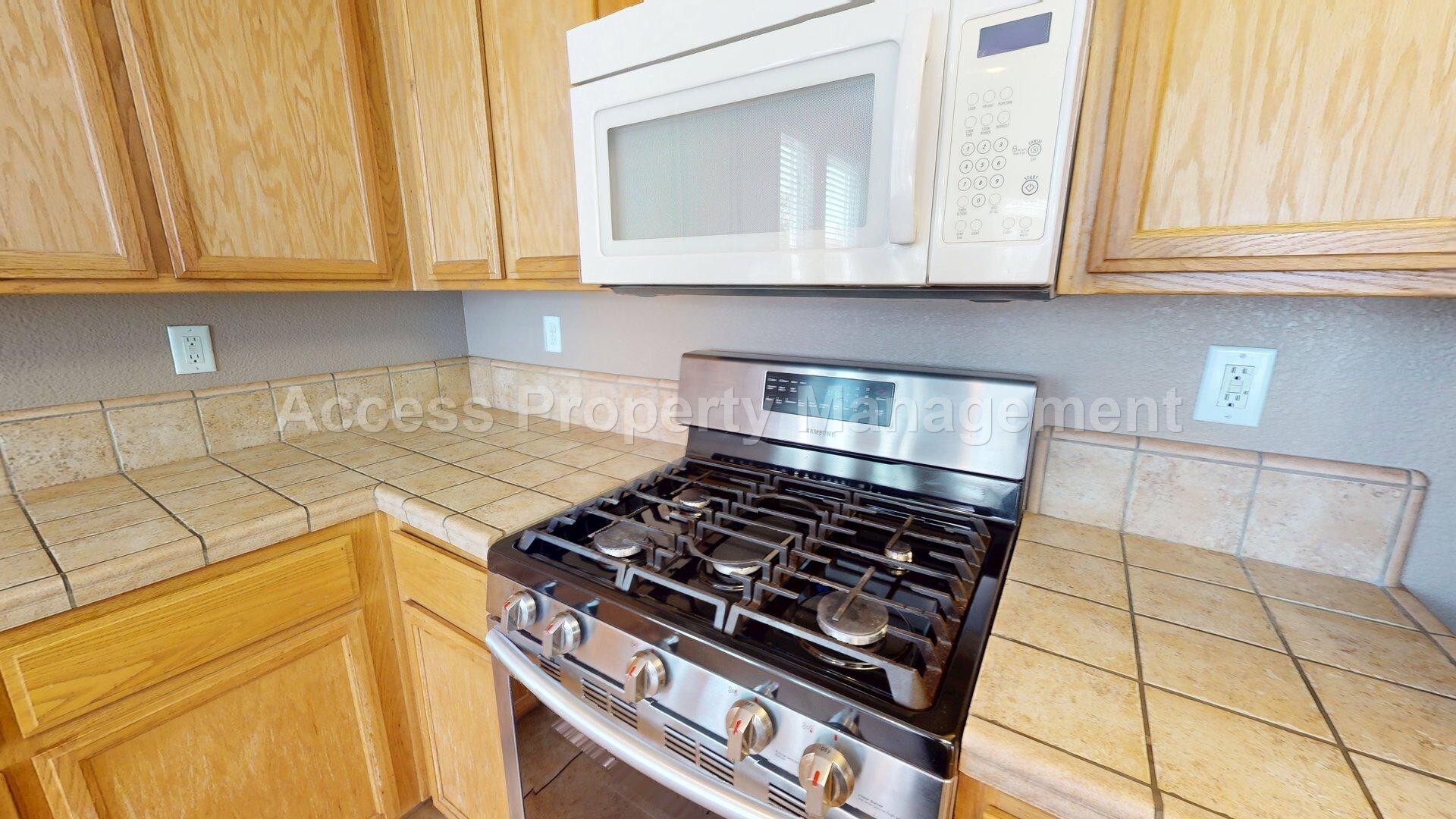 Building Photo - 1245 W Springer Dr