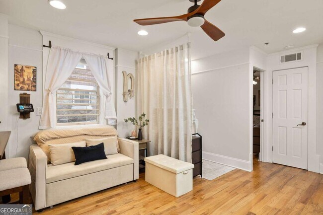 Building Photo - 259 14th St NE