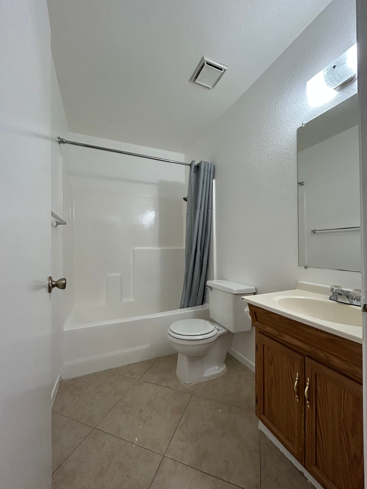 Guest bathroom - 7117 Murray Ln