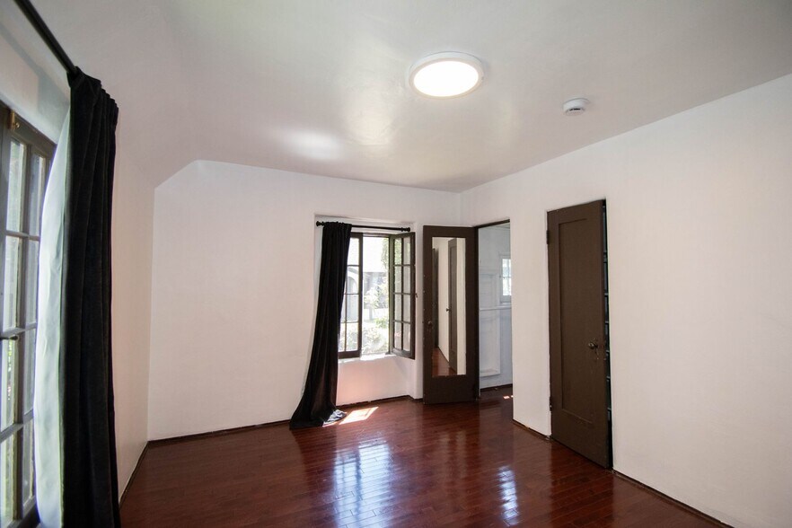 Building Photo - 2906 Griffith Park Blvd