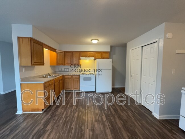 Building Photo - 1931 S Gala Dr