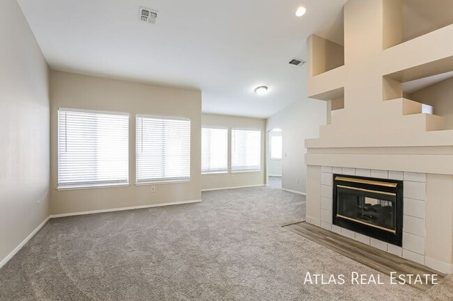 Building Photo - 5808 Ventana Dr