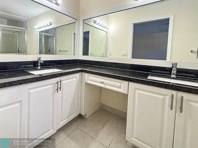 Building Photo - 3118 Coral Ridge Dr