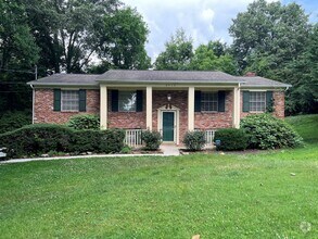 Building Photo - NEWLY UPDATED 4 BEDROOM IN CRESTWOOD HILLS...