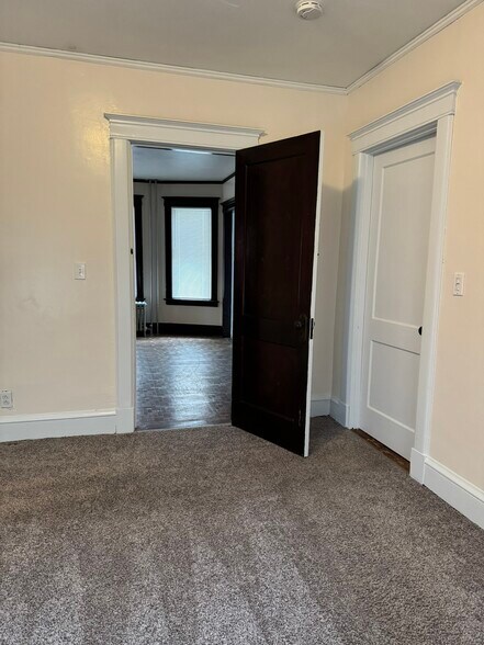 Building Photo - 37 Mountford St