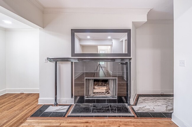 Building Photo - 2 bed 2 bath Peachtree Loft living in Buck...