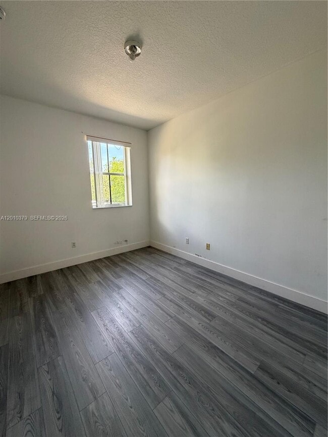 Building Photo - 4939 N Harbor Isles Dr