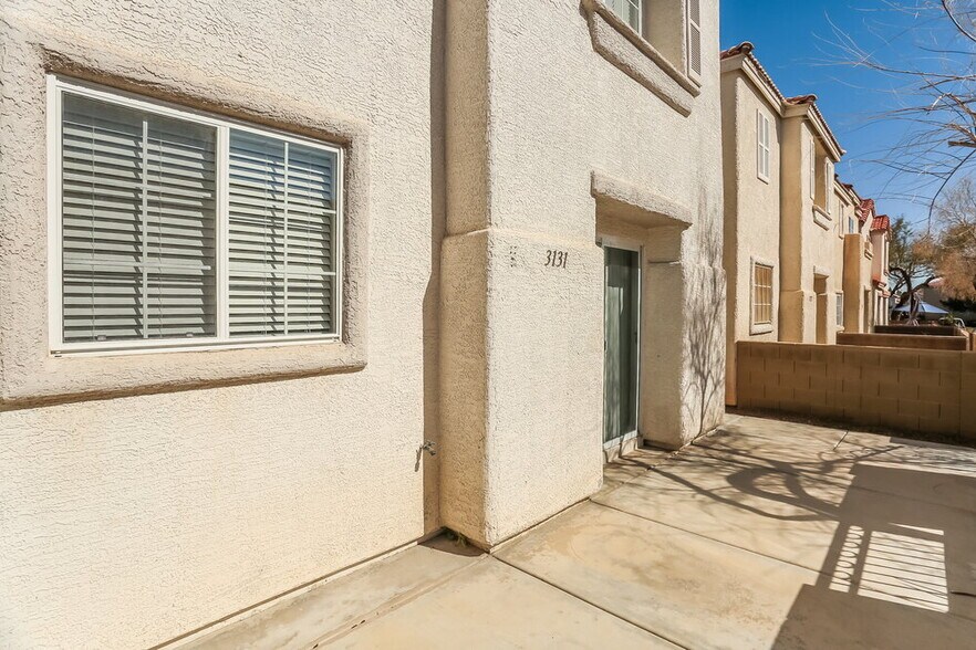 Building Photo - 3131 Inlet Bay Ave