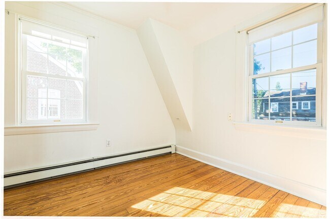 Building Photo - 77 Porpoise Way