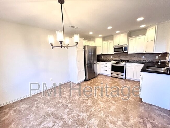 Building Photo - 206 Peyton St