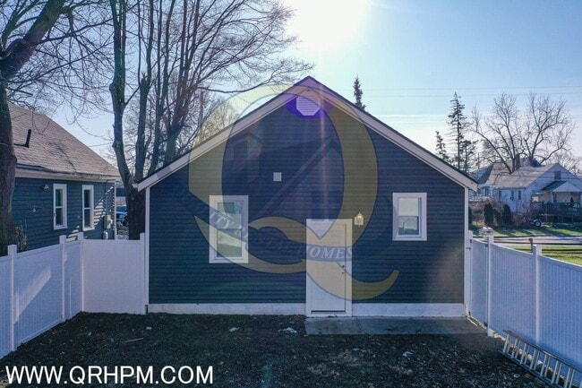 Building Photo - Available Now in Burton!!!