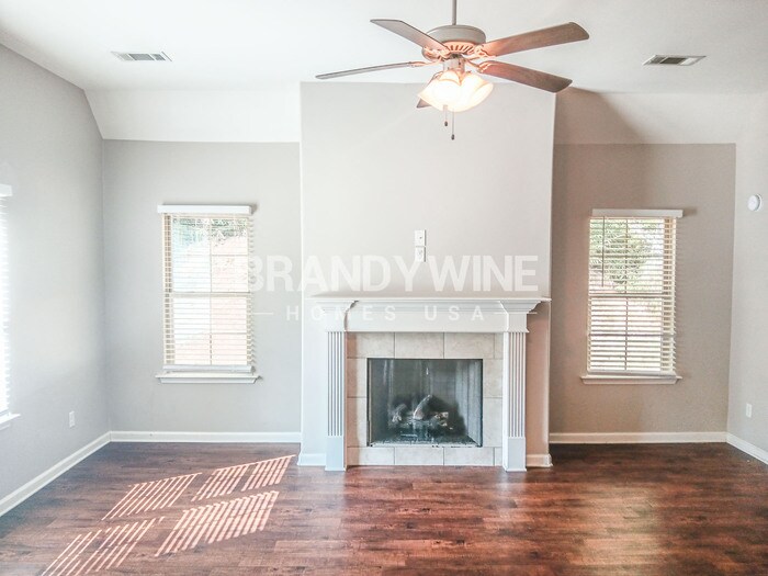 Building Photo - 2260 Webbing Dr