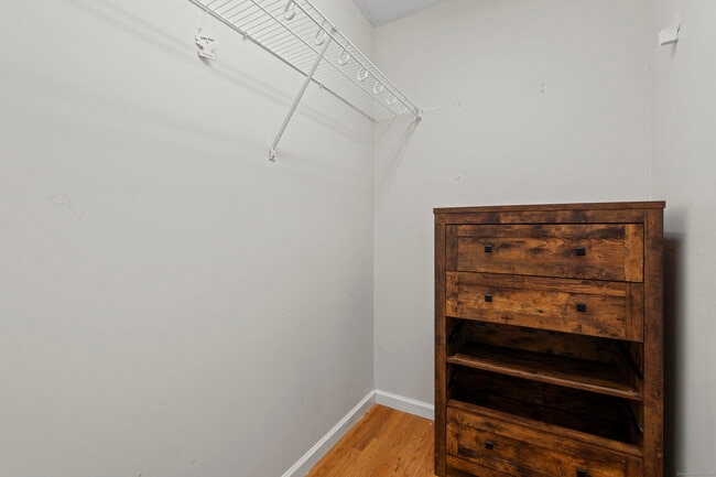 Building Photo - 802 Evergreen Ave
