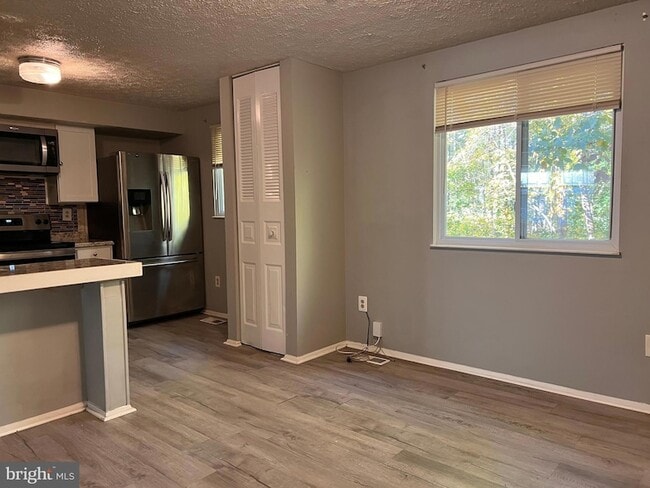 Building Photo - 8104 Willowdale Ct