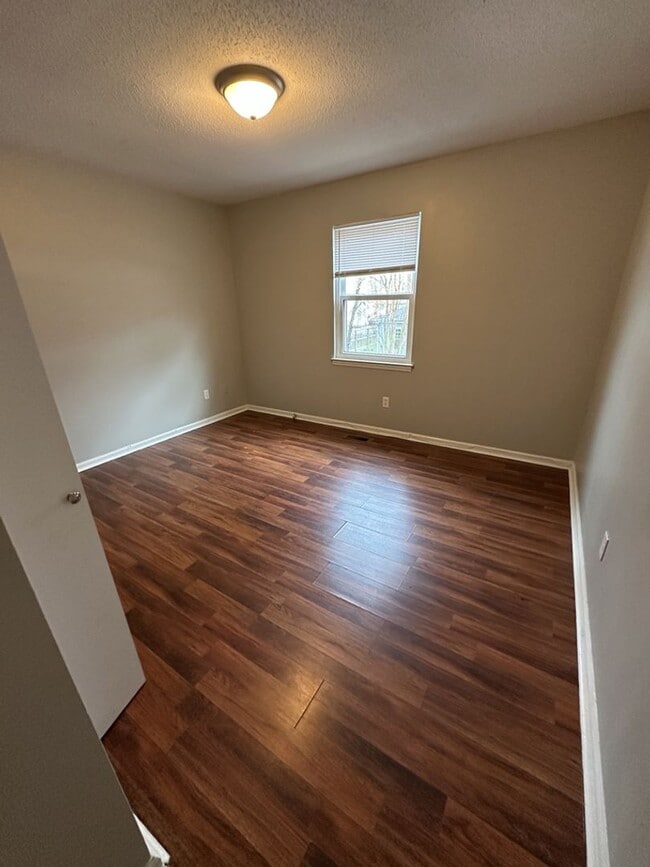 Building Photo - 3 Bedroom Townhome in Hixson! Pet-friendly!