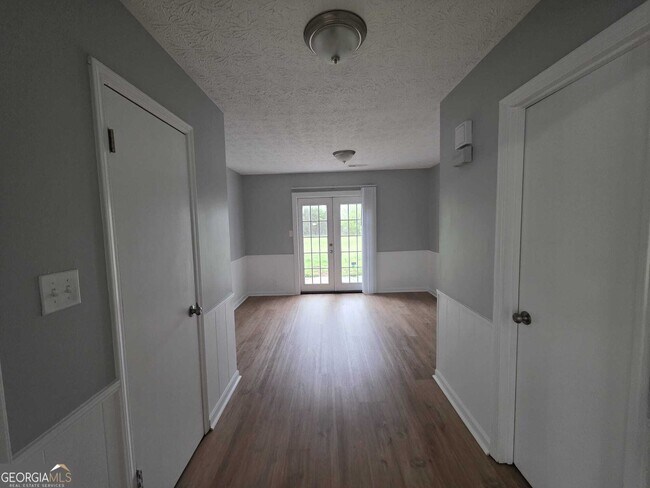 Building Photo - 131 Toby Springs Ln