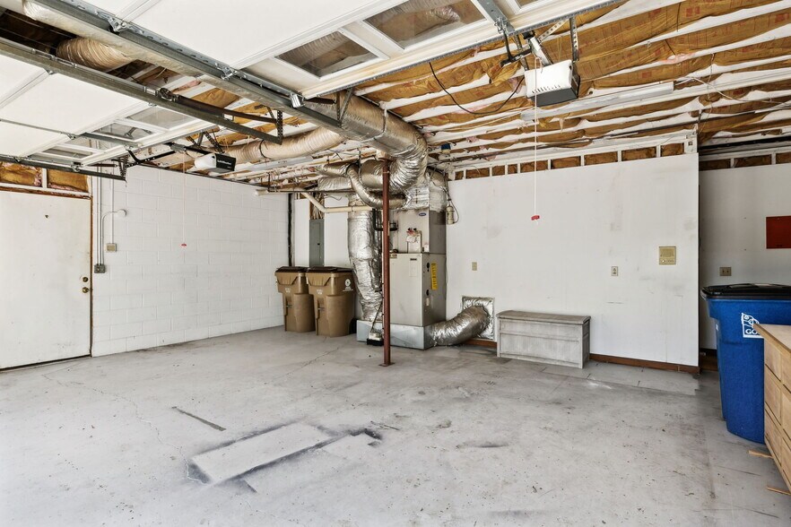 Building Photo - 316 McCoin Dr