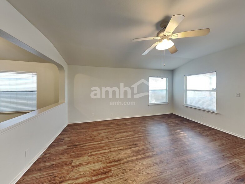 Building Photo - 6918 Shelbyville Ct