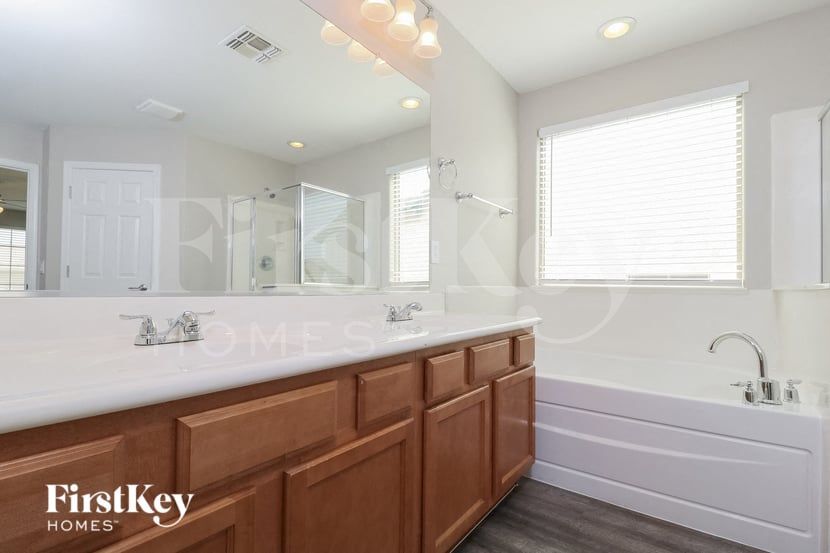 Building Photo - 19395 W Madison St