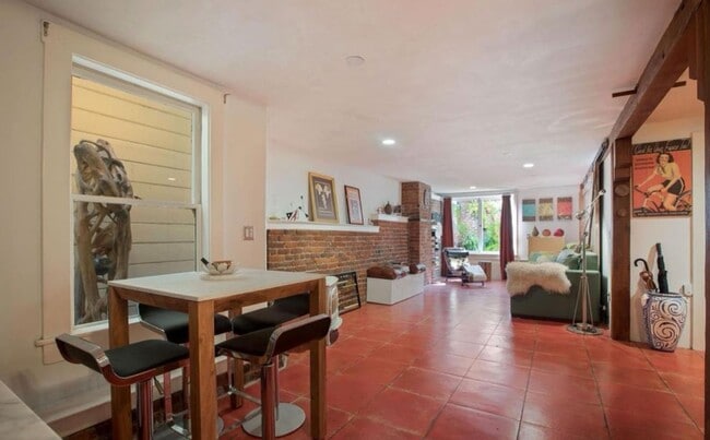 Building Photo - 1471 McAllister St