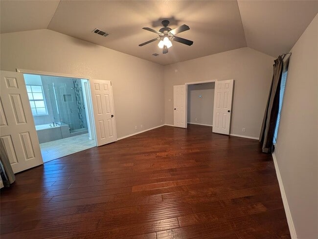 Building Photo - 1325 Roadrunner Dr