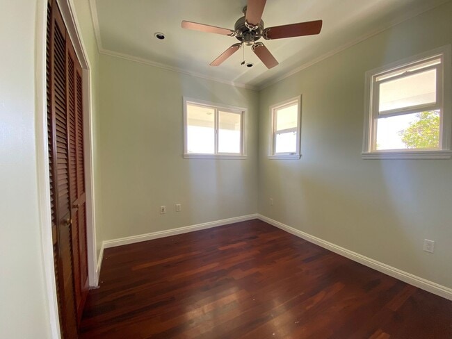 Building Photo - Large 3 Bed, 2 bath plus bonus room with w...
