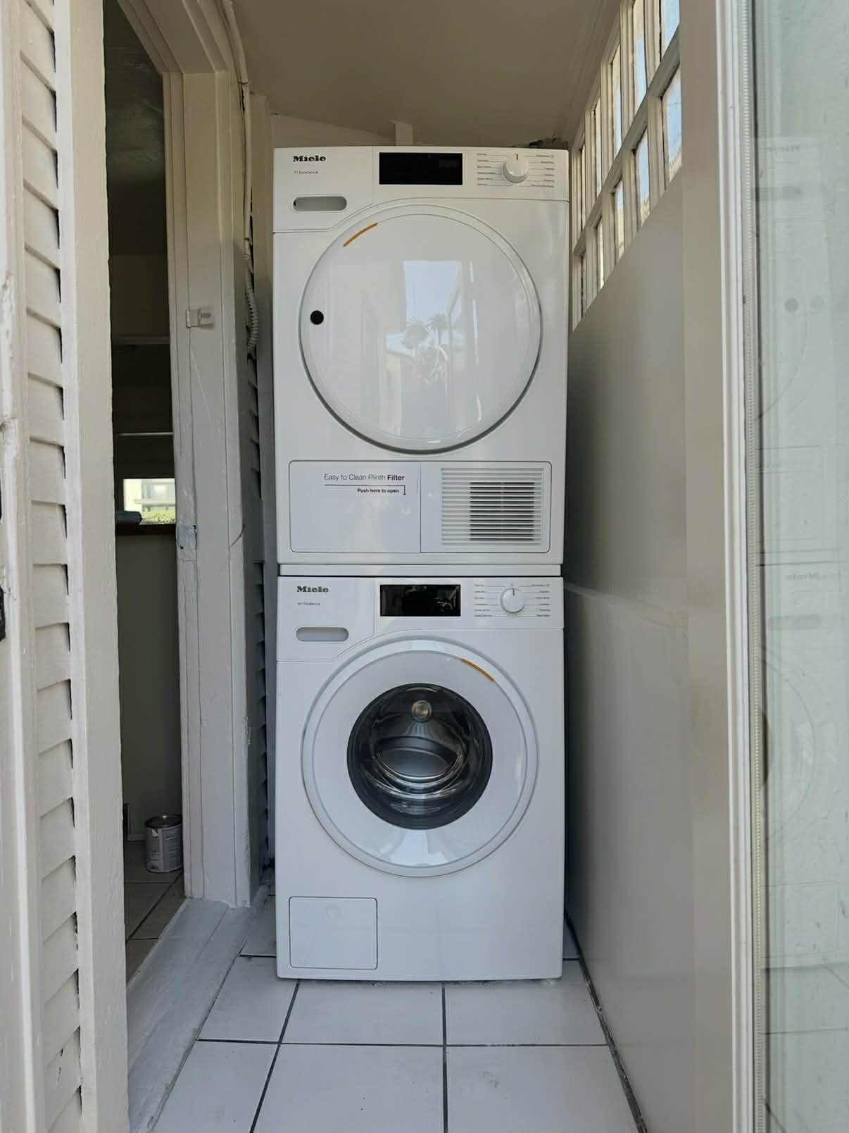 Laundry - 1218 Myra Ave