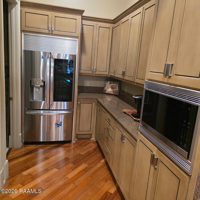 Building Photo - 302 Richland Ave