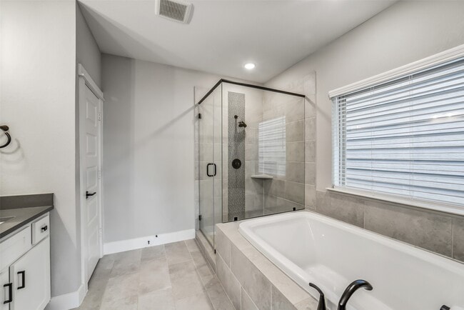 Building Photo - 10964 Swang Link Dr