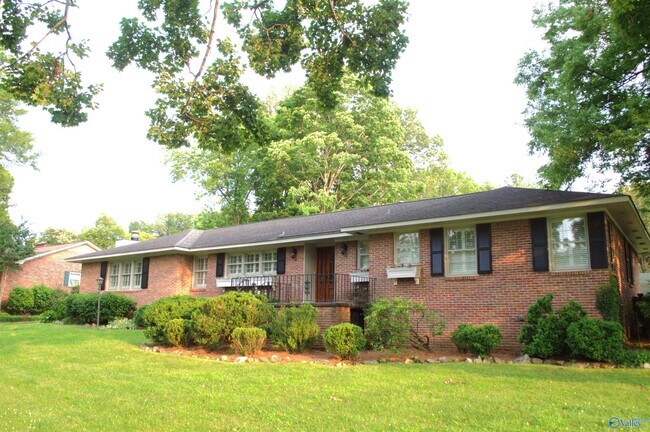 Primary Photo - 1406 E Olive Dr SE