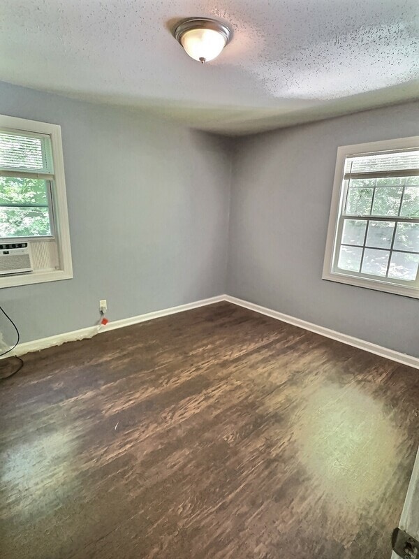 Building Photo - 3042 McAdoo Ave