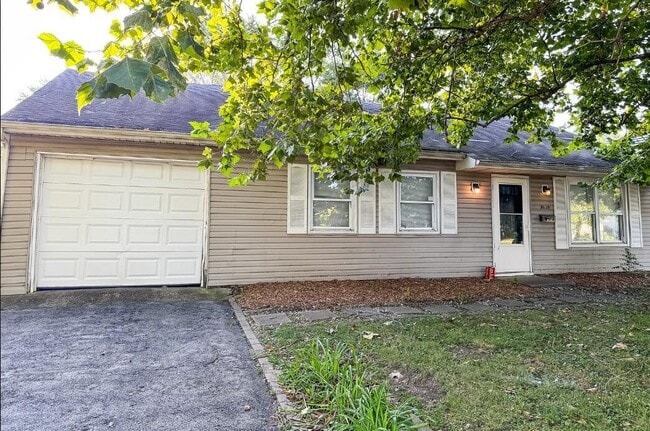 Primary Photo - 3638 Clearwater Dr