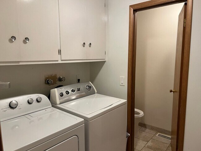 Building Photo - 3Bd/1.5Ba Covington House