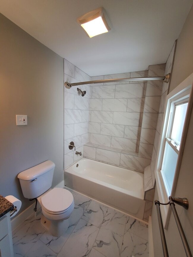 Building Photo - 5BR Home in Belknap Lookout, Walk to Downtown and Medical Mile