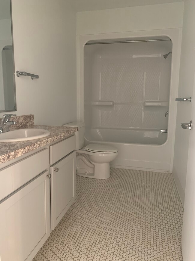 Building Photo - 3000 Bridge Ave