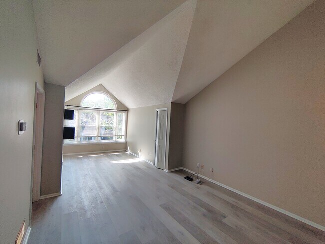 Building Photo - 3151D Covewood Ct