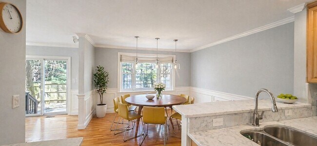 Building Photo - 39 Court St