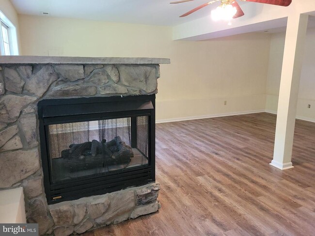 Building Photo - 6194 Dawes Dr