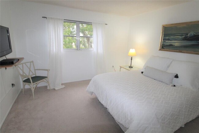 Building Photo - 4480 Ironwood Cir