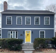 Building Photo - Beautiful, Renovated,  4 Bed/2 Bath Newton...