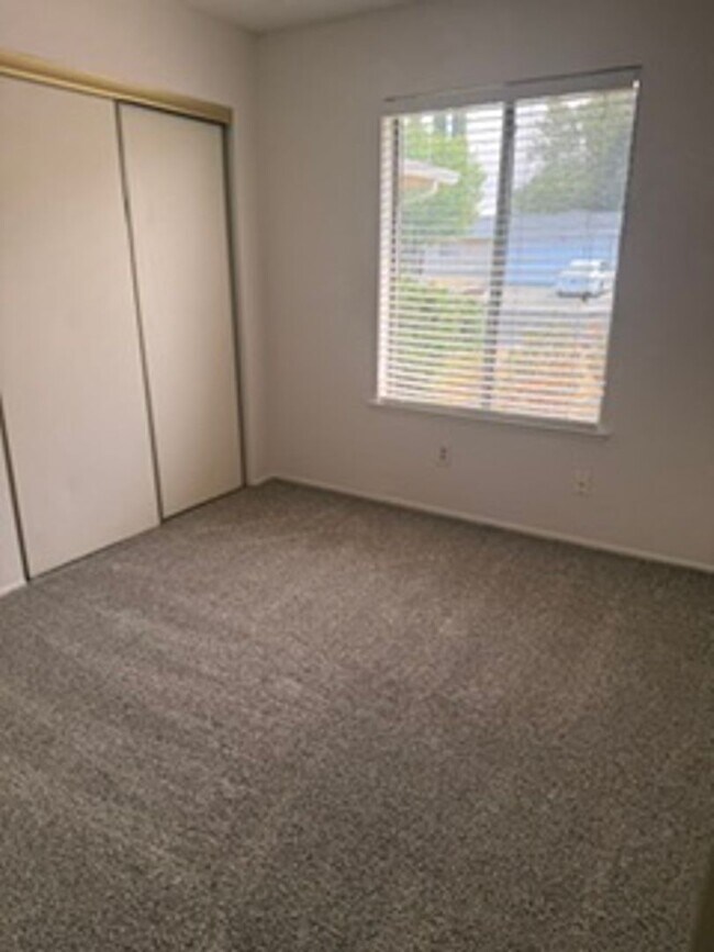 Building Photo - 509 Gregory Dr