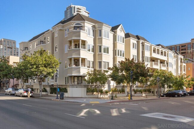 Building Photo - 655 Columbia St