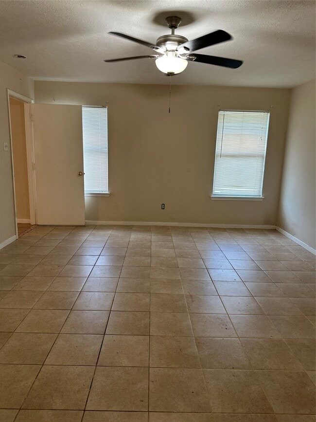 Building Photo - 5400 Tallowpine Terrace