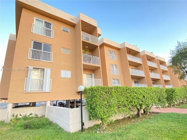 Building Photo - 17051 NE 35th Ave