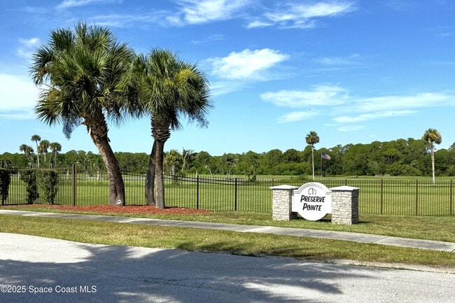 Building Photo - 7258 Preserve Pointe Dr