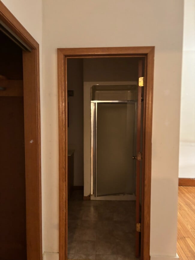 Building Photo - 129 E Gorham St