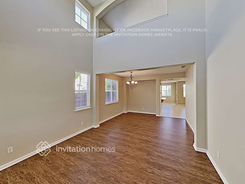 Building Photo - 1279 Regent Cir