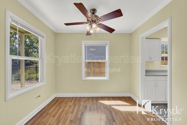 Building Photo - 579 Cedar St