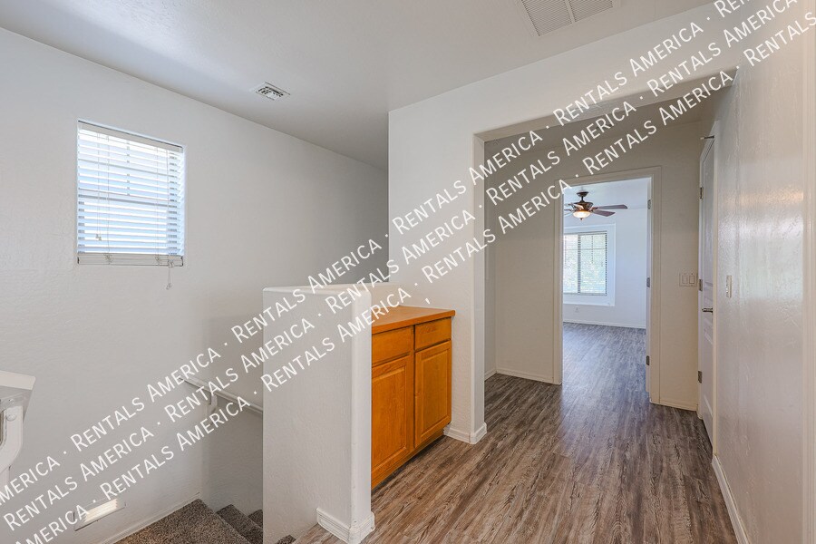 Building Photo - 591 S Buena Vista Ct